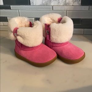 Toddler pink Ugg’s